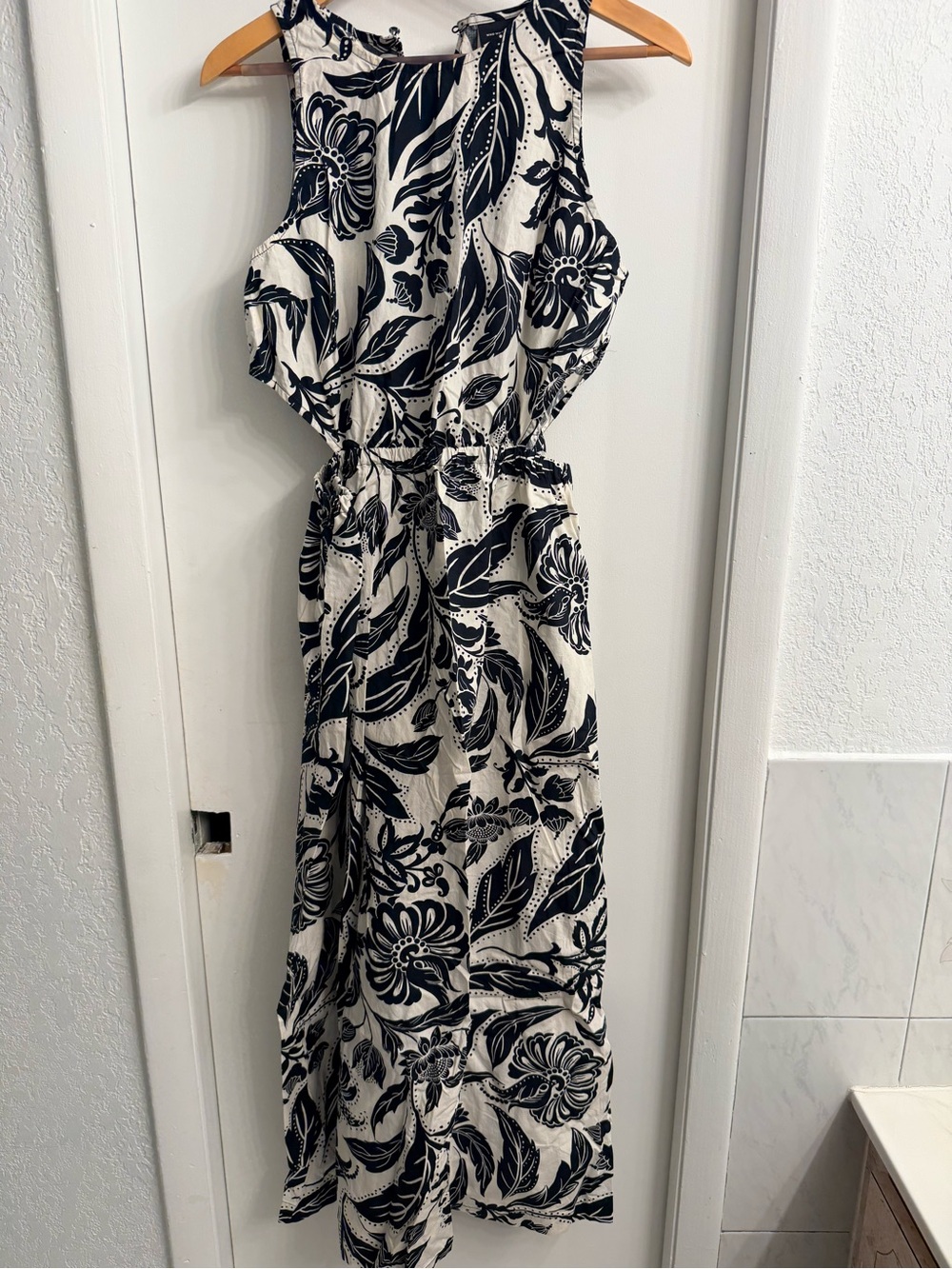 Who What Wear Black & White Floral Cutout Maxi Dress
